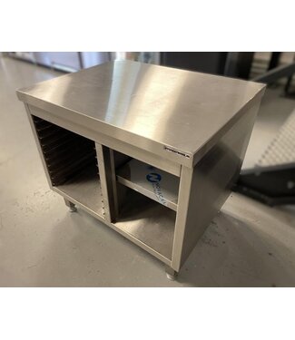 Occasion: Gesloten RVS onderstel met regalen links | 10x 1/1GN | 700x550x635mm