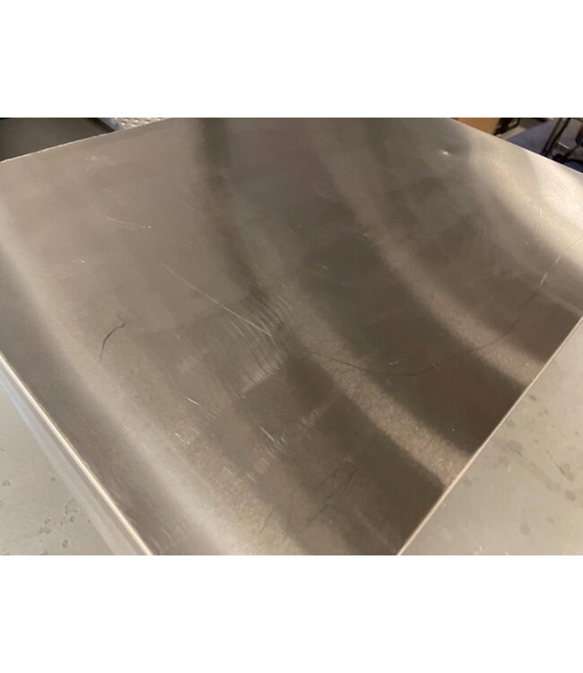 Occasion: Gesloten RVS onderstel met regalen links | 10x 1/1GN | 700x550x635mm