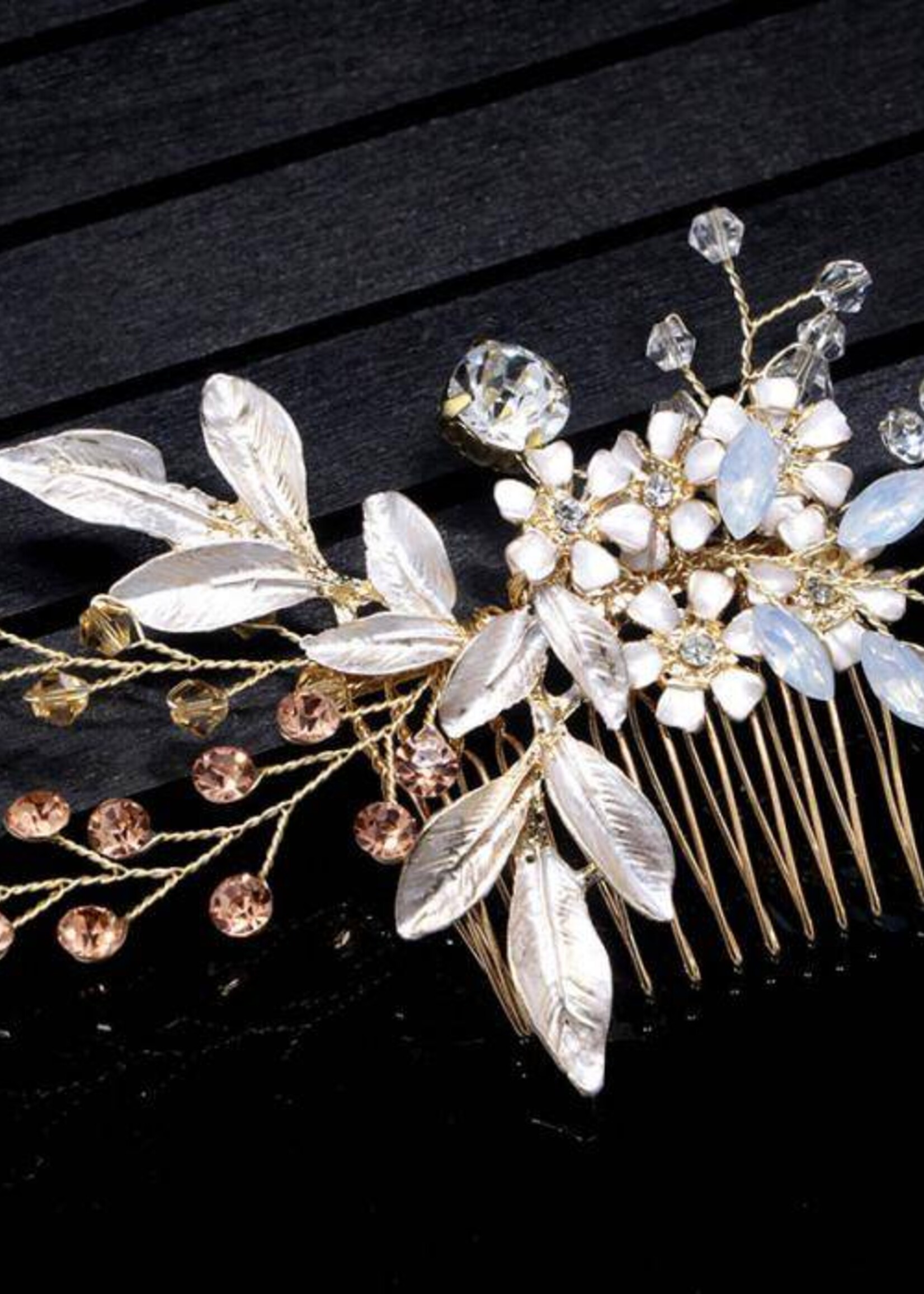 PaCaZa PaCaZa - Goudkleurige Haarkam met Bloemen