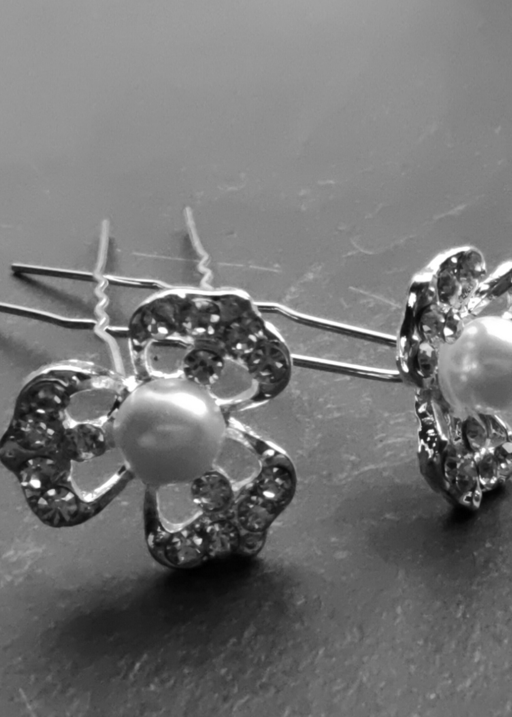 PaCaZa PaCaZa Bloem Haarspelden - Ivoorkleurige Parel en Diamantjes - Set van 5