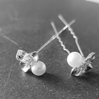 thumb-PaCaZa - Zilverkleurige Hairpins - Blaadjes met Diamantjes en Ivoorkleurige Parel - 5 stuks-3