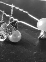 PaCaZa Zilverkleurige Hairpins - Blaadjes met Diamantjes en Ivoorkleurige Parel - 5 stuks