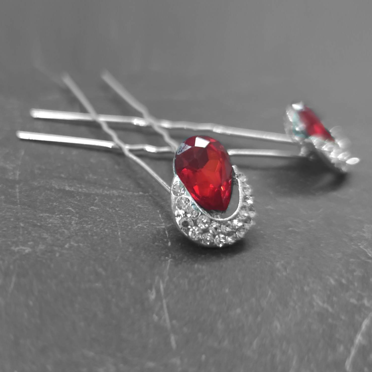 Mam Onhandig vermomming Zilverkleurige Hairpins – Rode Kristal - Diamantjes - 2 stuks - CJchoice.nl