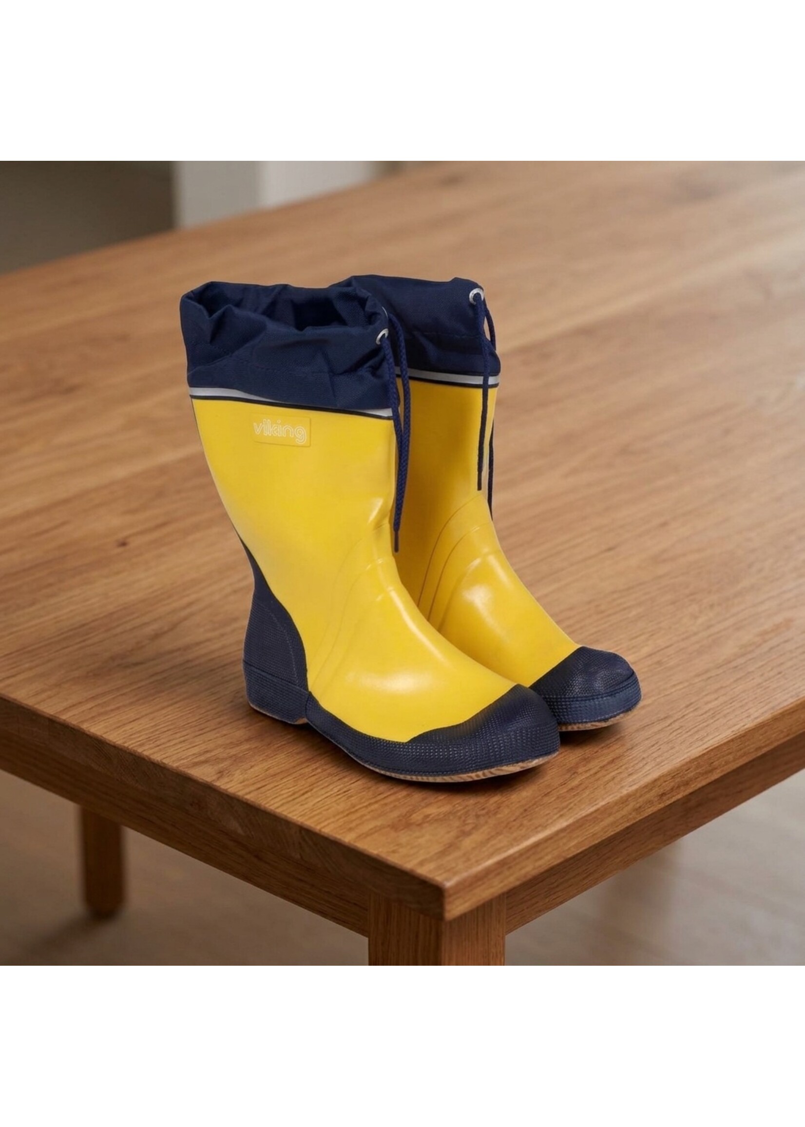 Rubberen kinderlaars. Voorzien van antislip zool.  Regenlaars/Bootlaars  Diverse maten en kleuren