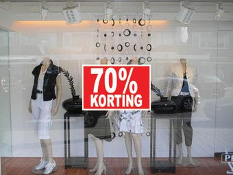 Rechteckige "70% korting" Sticker auf Niederländisch