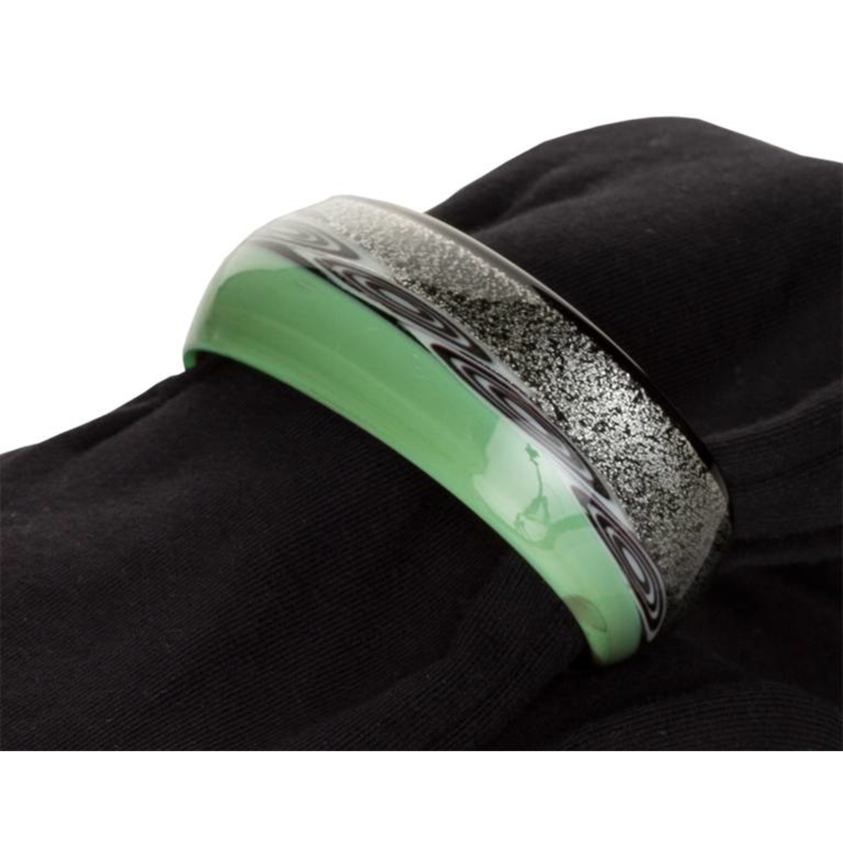 Embracelet. Schmuckschal in schwarz/grün