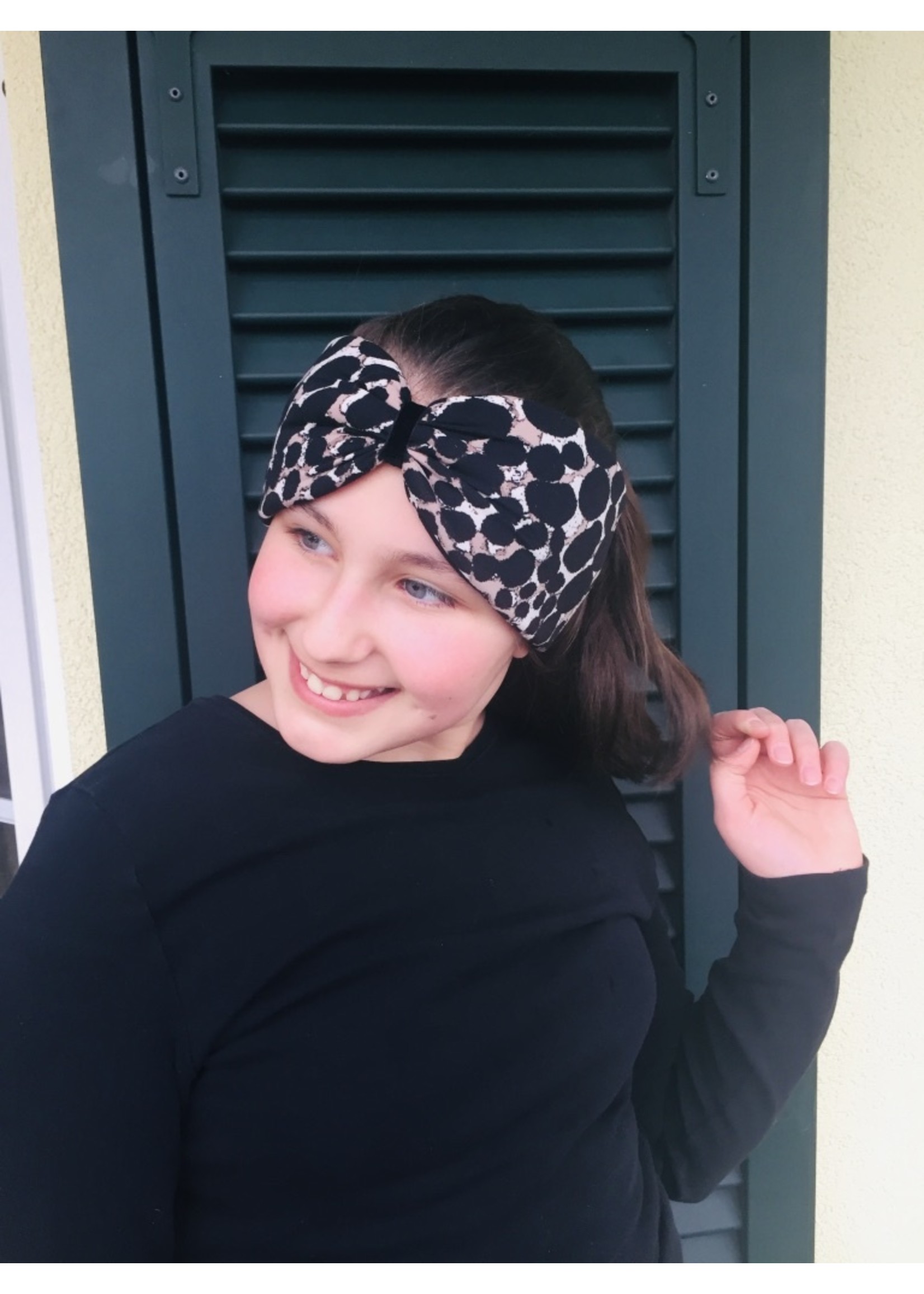 "Beige dot" headband with loop-look and black velvet ribbon