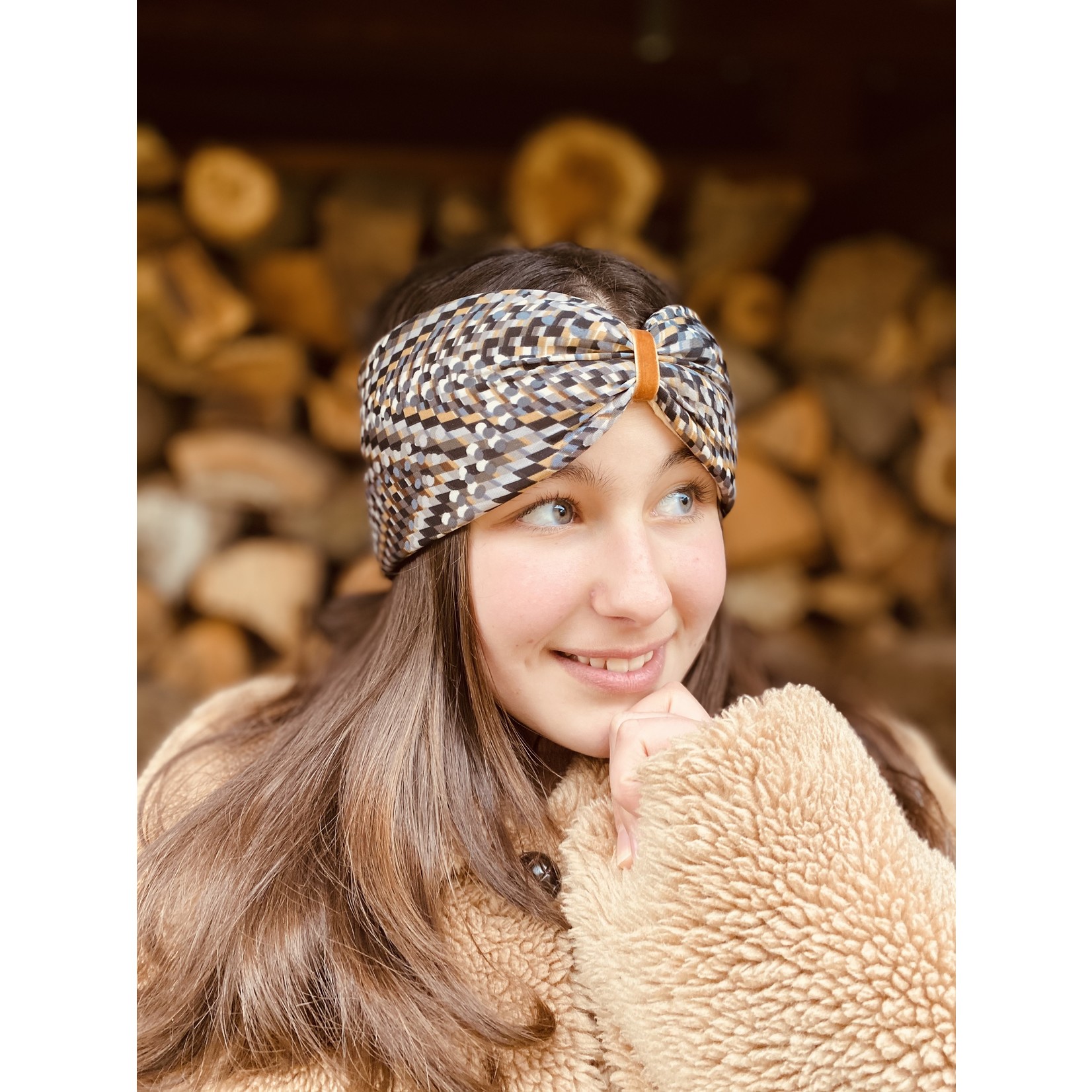 Kopfband "Raute grey creme" in Schleifen Optik mit ockerfarbenem Samtband