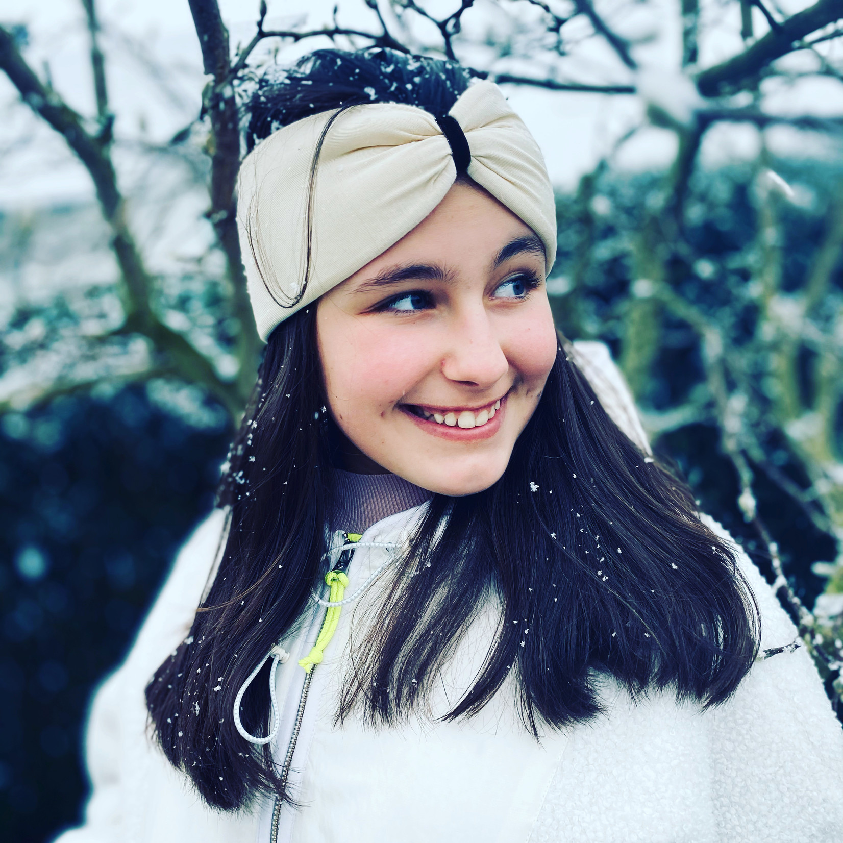 Kopfband "Crema" in Schleifen Optik mit schokobraunem Samtband