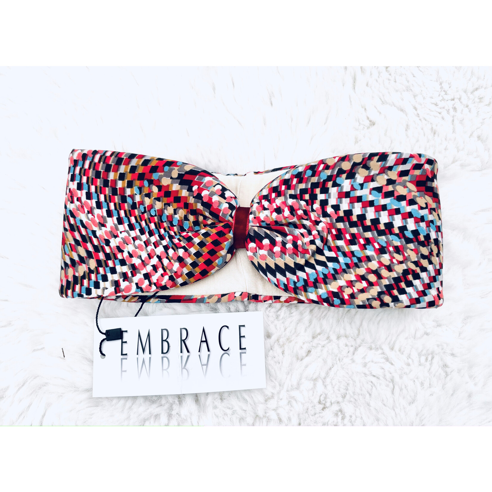 "Raute red creme" headband in a loop look with red velvet ribbon