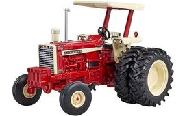 Britains IH Farmall 1206 tractor Limited Edition 1:32
