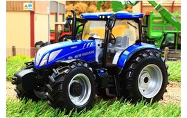 Britains  New Holland T6.180 Blue Power tractor 1:32