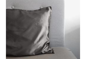 Beauty Skin Care Kussensloop Antraciet Glanssatijn