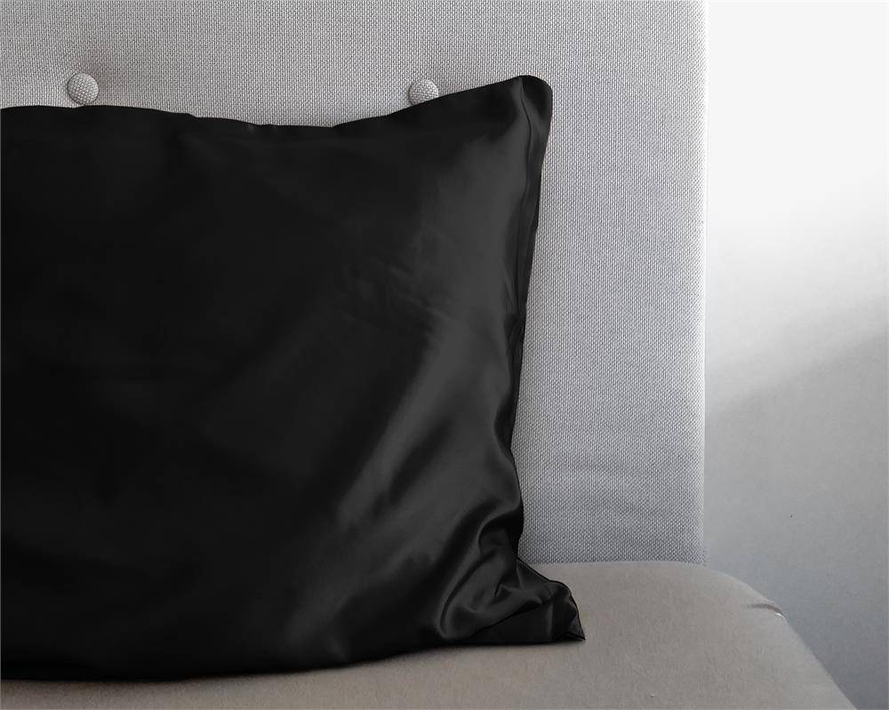 Beauty Skin Care Kussensloop Zwart Glanssatijn