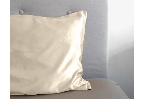 Beauty Skin Care Kussensloop Creme Glanssatijn