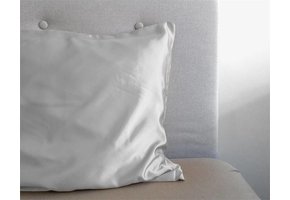 Beauty Skin Care  Kussensloop Zilver Glanssatijn