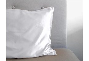 Beauty Skin Care Kussensloop Wit Glanssatijn