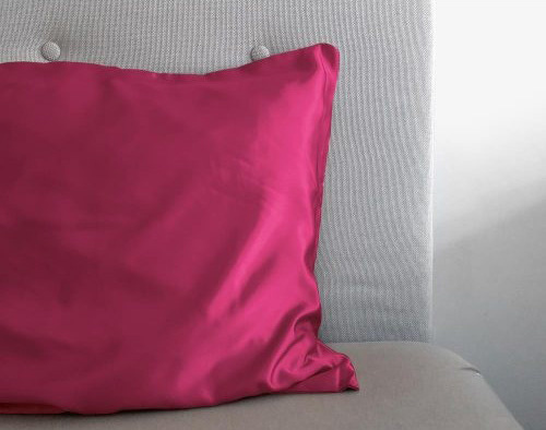 Sleeptime Beauty Skin Care Hot Pink glanssatijn Kussensloop