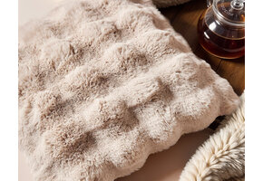 Pom Rabbit Fur - sierkussen Zand (50 x 50)