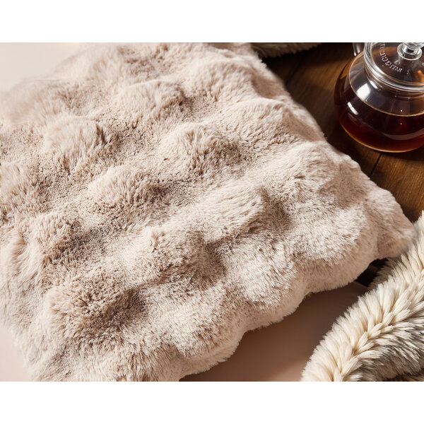 Primaviera Deluxe Pom Rabbit Fur - sierkussen Zand (50 x 50)