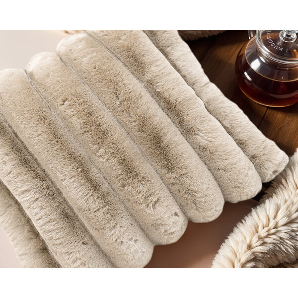 Primaviera Deluxe Rib Rabbit Fur - sierkussen Zand (50 x 50)