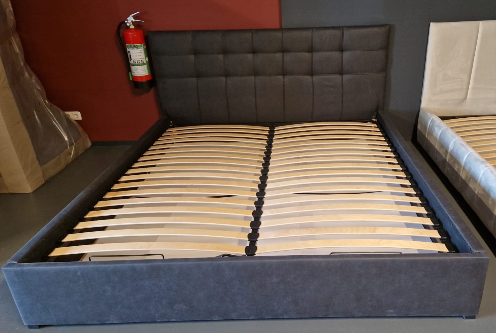 Showmodel Opbergbed Glory met lattenbodem 180 x 200 Zwart