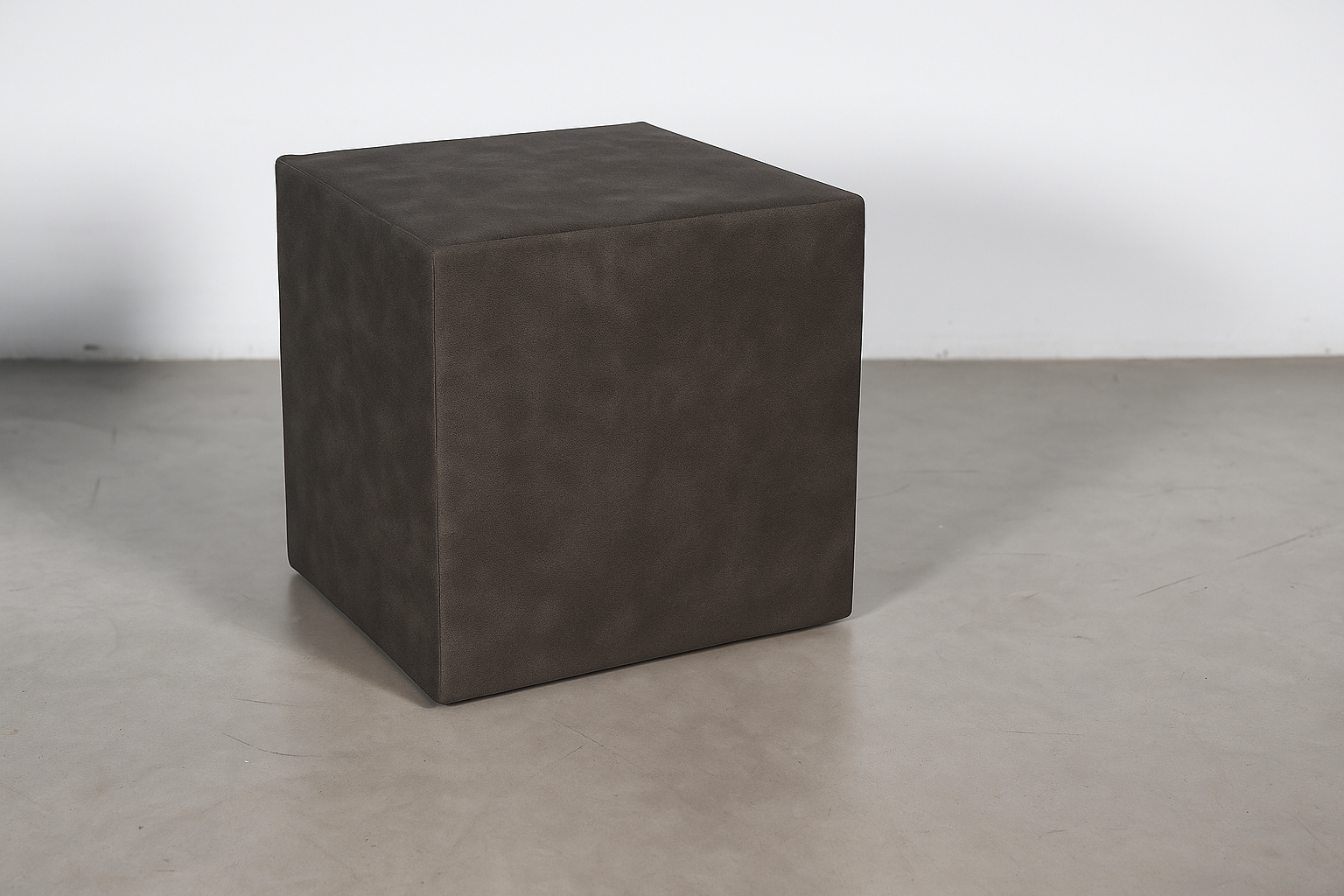 OP=OP Boxspring Bombeer Zonder Matras 180 x 200 Suede Taupe - Verhoogde boxen  - incl 2x Hocker