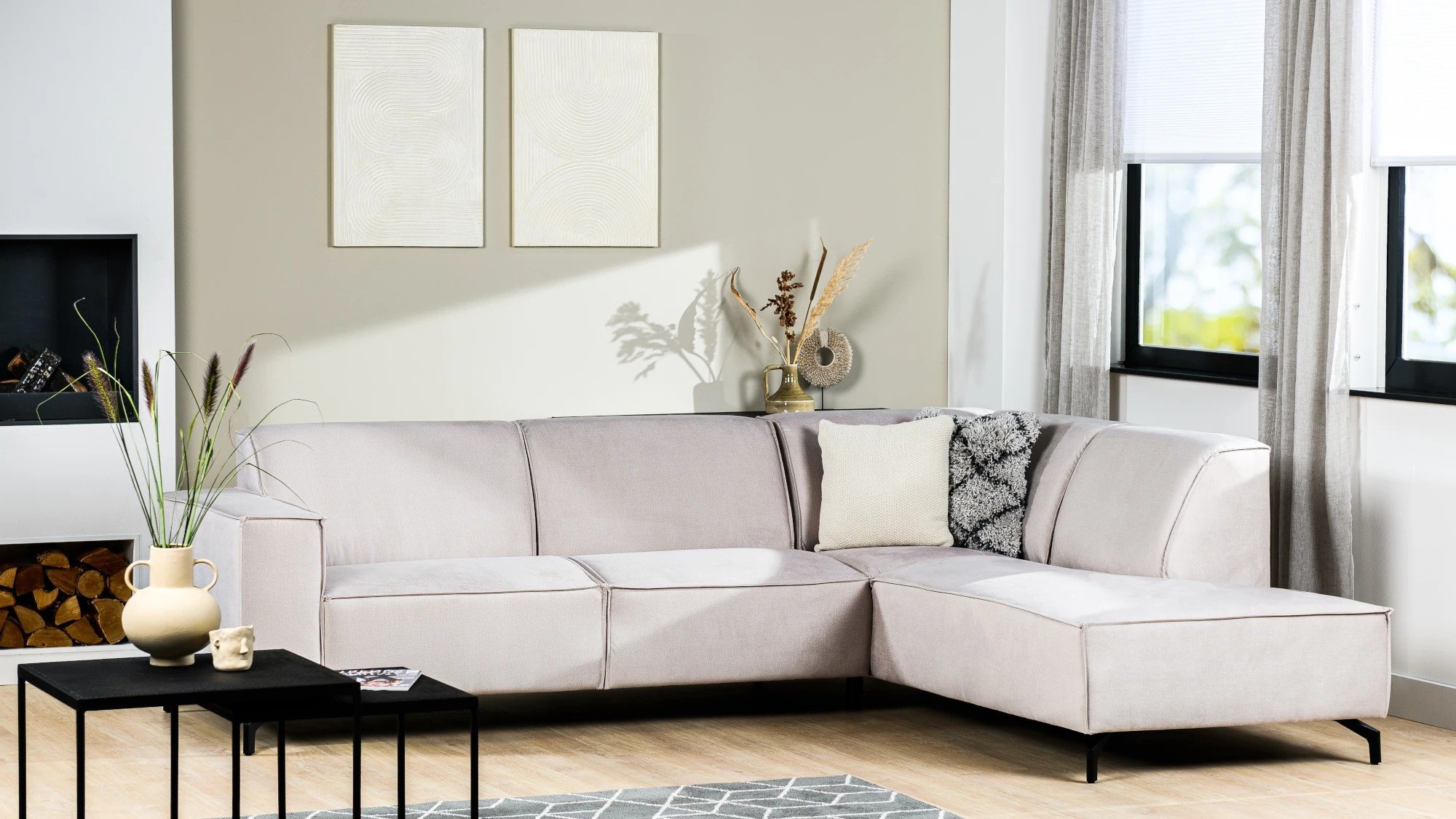 Profiteer nu van de Black Friday deal op Hoekbank Mara Delux met Gratis luxe stoffen en kleuren naar keuze !