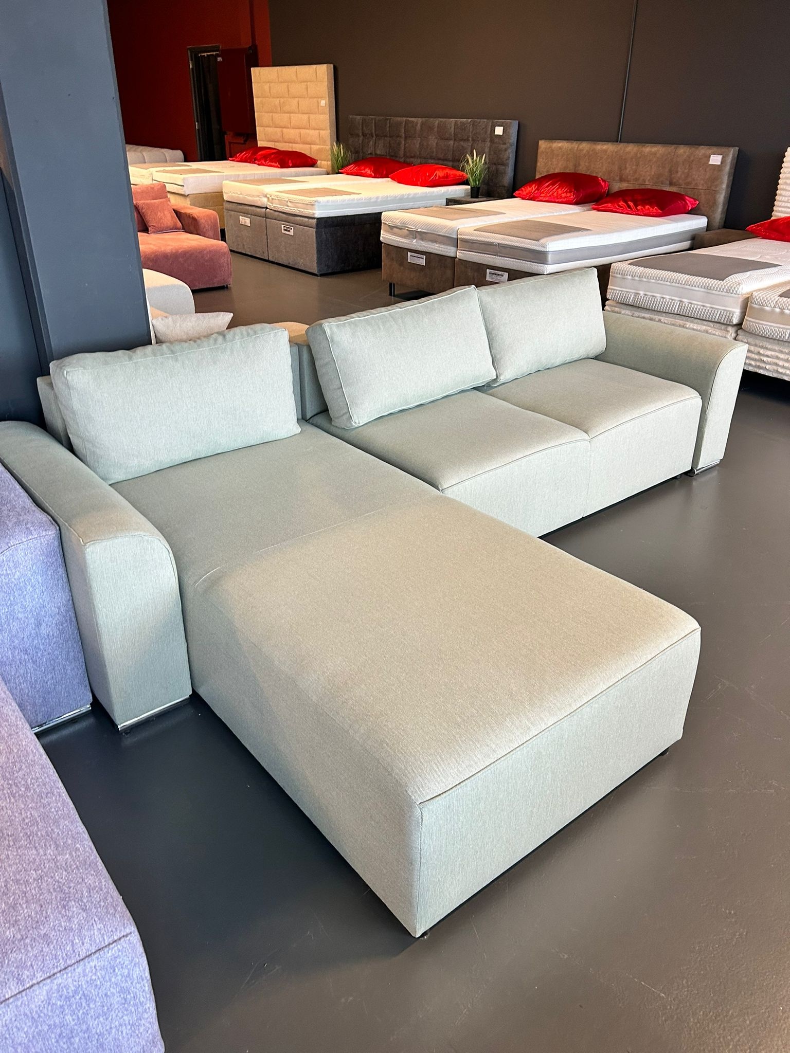 Showroommodel Hoekbank Guus - L-Hoekbank met opbergruimte - Lindegroen - Links (Niet in originele verpakking)