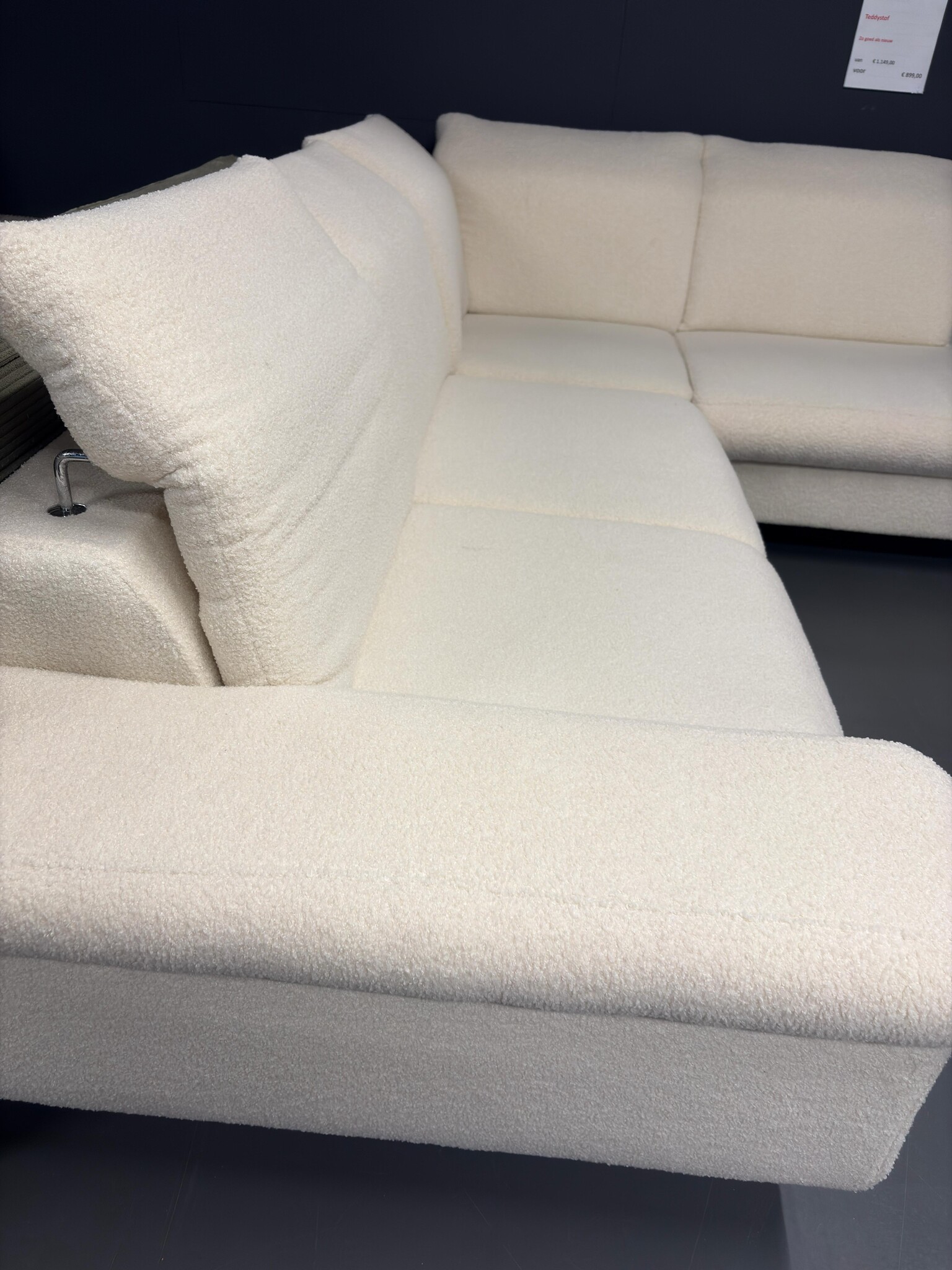 Showroommodel Slaapbank Lex met opbergruimte en verstelbare hoofdsteunen  | Hoekbank Teddy Beige - Rechts (Niet in originele verpakking)