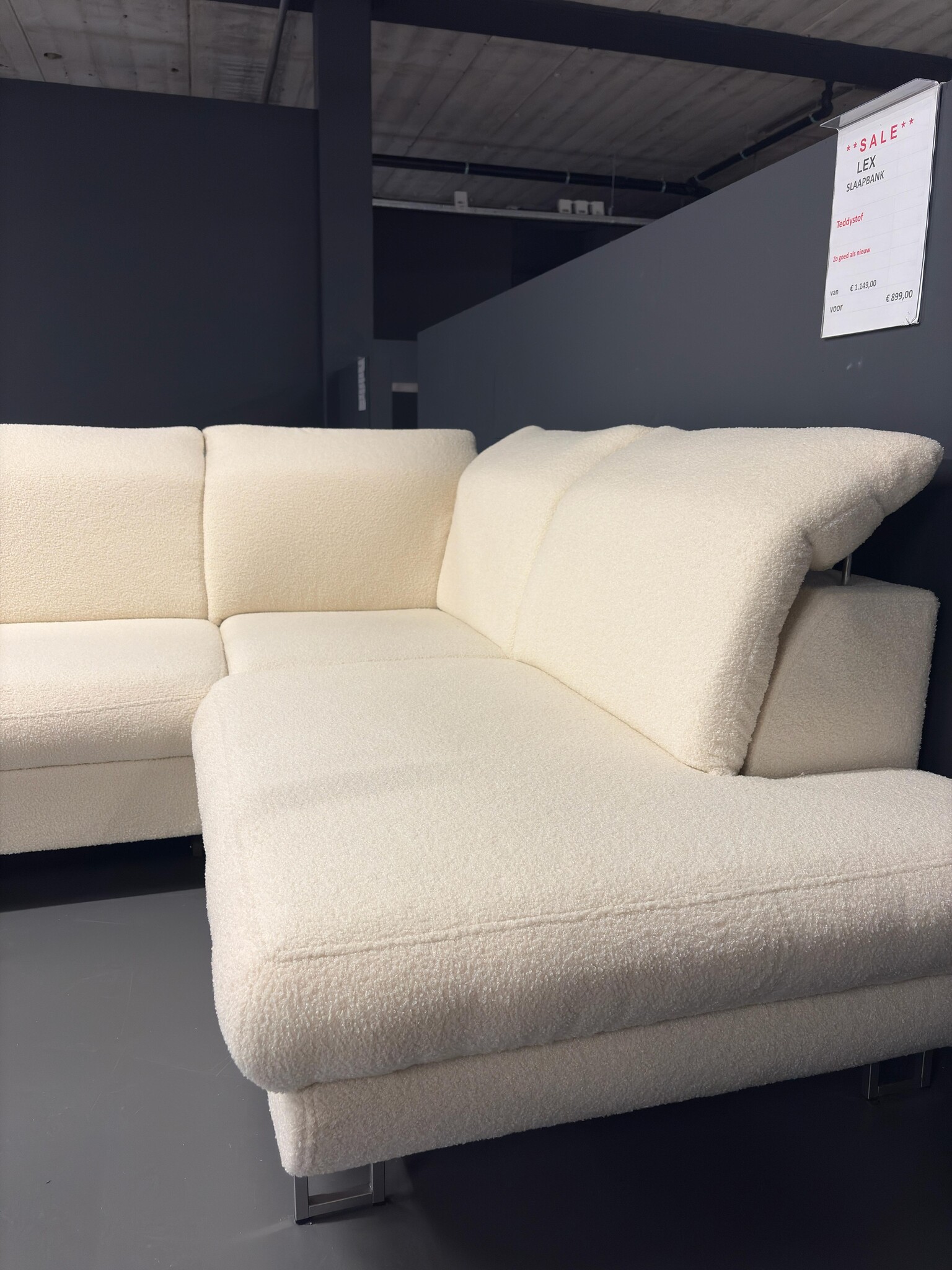 Showroommodel Slaapbank Lex met opbergruimte en verstelbare hoofdsteunen  | Hoekbank Teddy Beige - Rechts (Niet in originele verpakking)