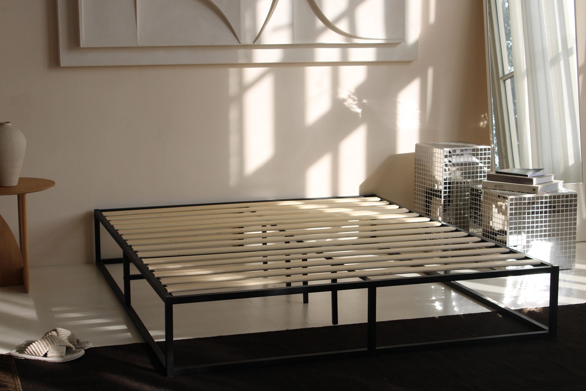 Bedframe Metaal Zwart met lattenbodem zonder matras - 180 x 200 - Lichte schade op frame