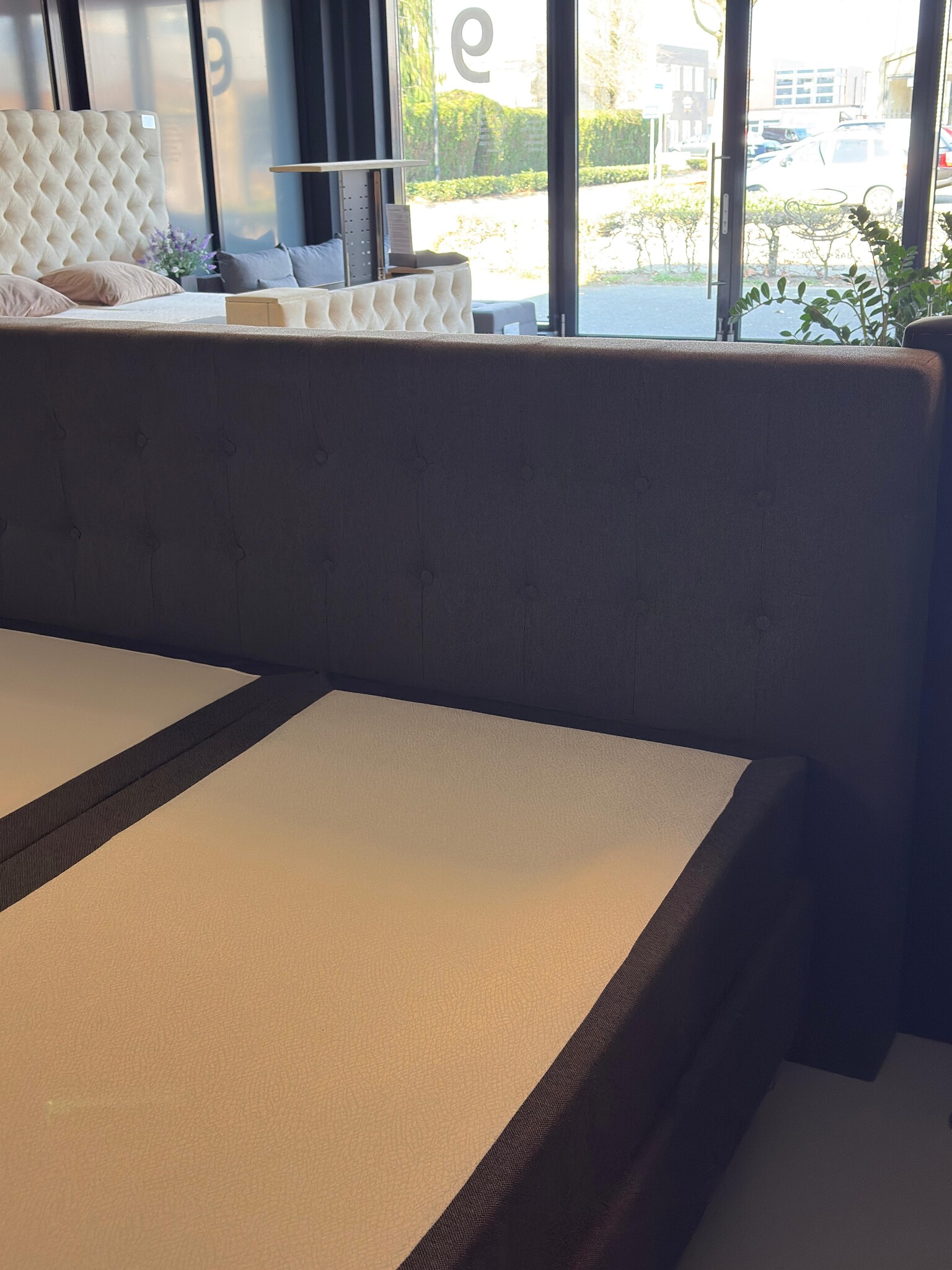 Showroommodel Vaste Boxspring Angel | 180 x 200 Antraciet | Incl. Voetbord + Pocketvering