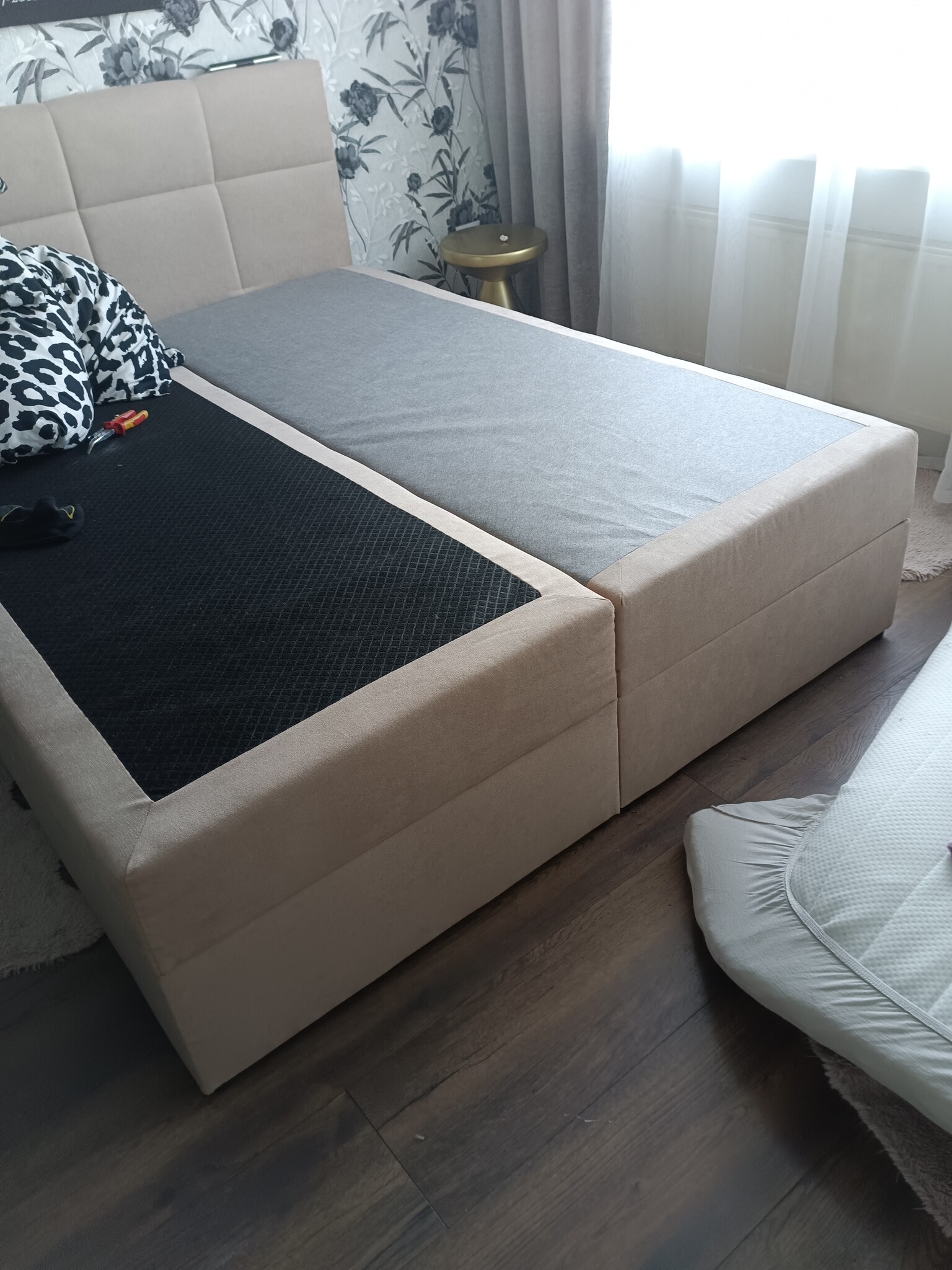 2dekans Opberg Boxspring Levi 160 x 200 Beige - (2 verschillende matrassen - Niet in originele verpakking - Kans op schade)