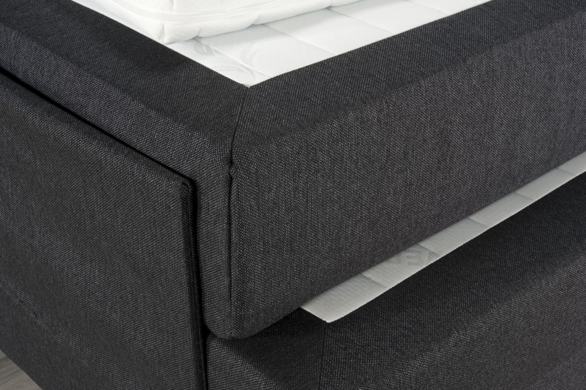 ACTIEDEAL Elektrische Boxspring 200 x 200 - Zwart | King Delux