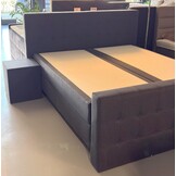 Showroommodel Vaste Boxspring Angel Knopen + Stikvakken| 180 x 200 Antraciet | Incl. Voetbord + Pocketvering - Niet in originele verpakking - Kans op schade