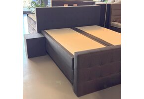 Showroommodel Vaste Boxspring Angel Knopen + Stikvakken | 180 x 200 Antraciet | Incl. Voetbord + Pocketvering - Niet in originele verpakking - Kans op schade