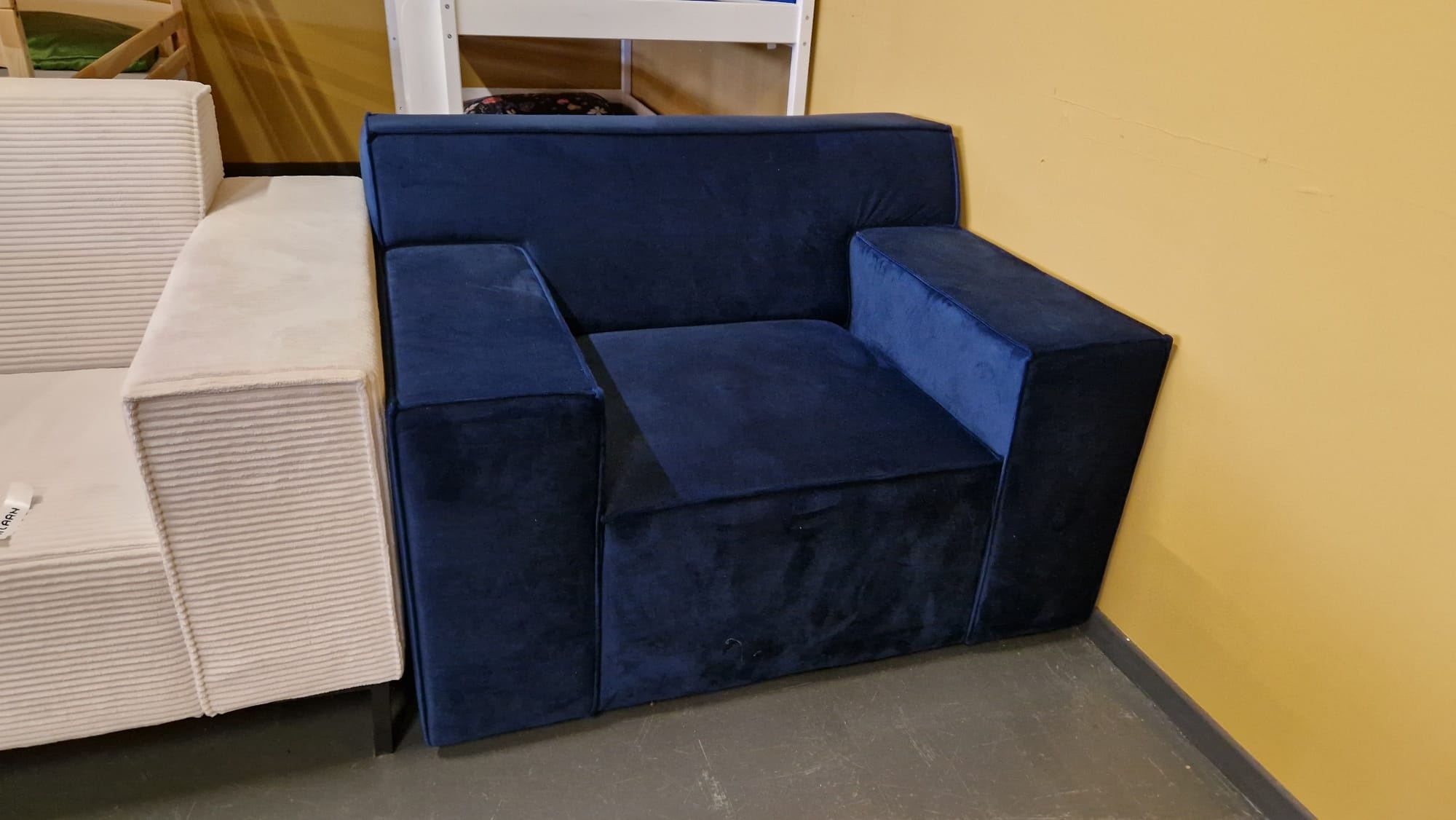 SHOWROOMMODEL Fauteuil Velvet Blauw - Comfortabele Zitstoel - Milaan (Stevig opnieuw verpakking / Kans op Gebruikssporen)