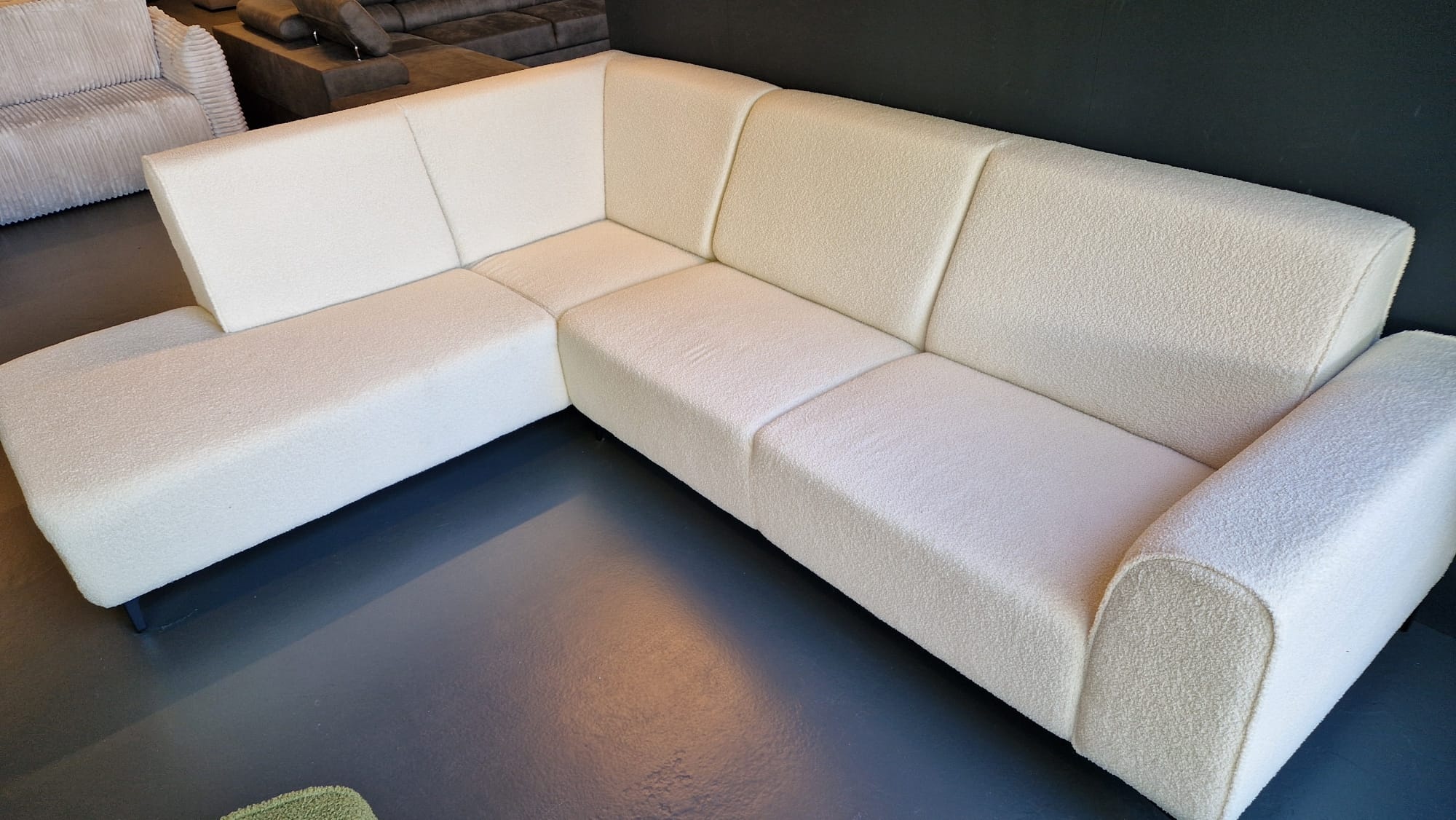 SHOWROOMMODEL Hoekbank Teddystof Creme - Stijvolle hoekbank geschikt voor iedere woonkamer - Dallas (Stevig opnieuw verpakking / Kans op Gebruikssporen)