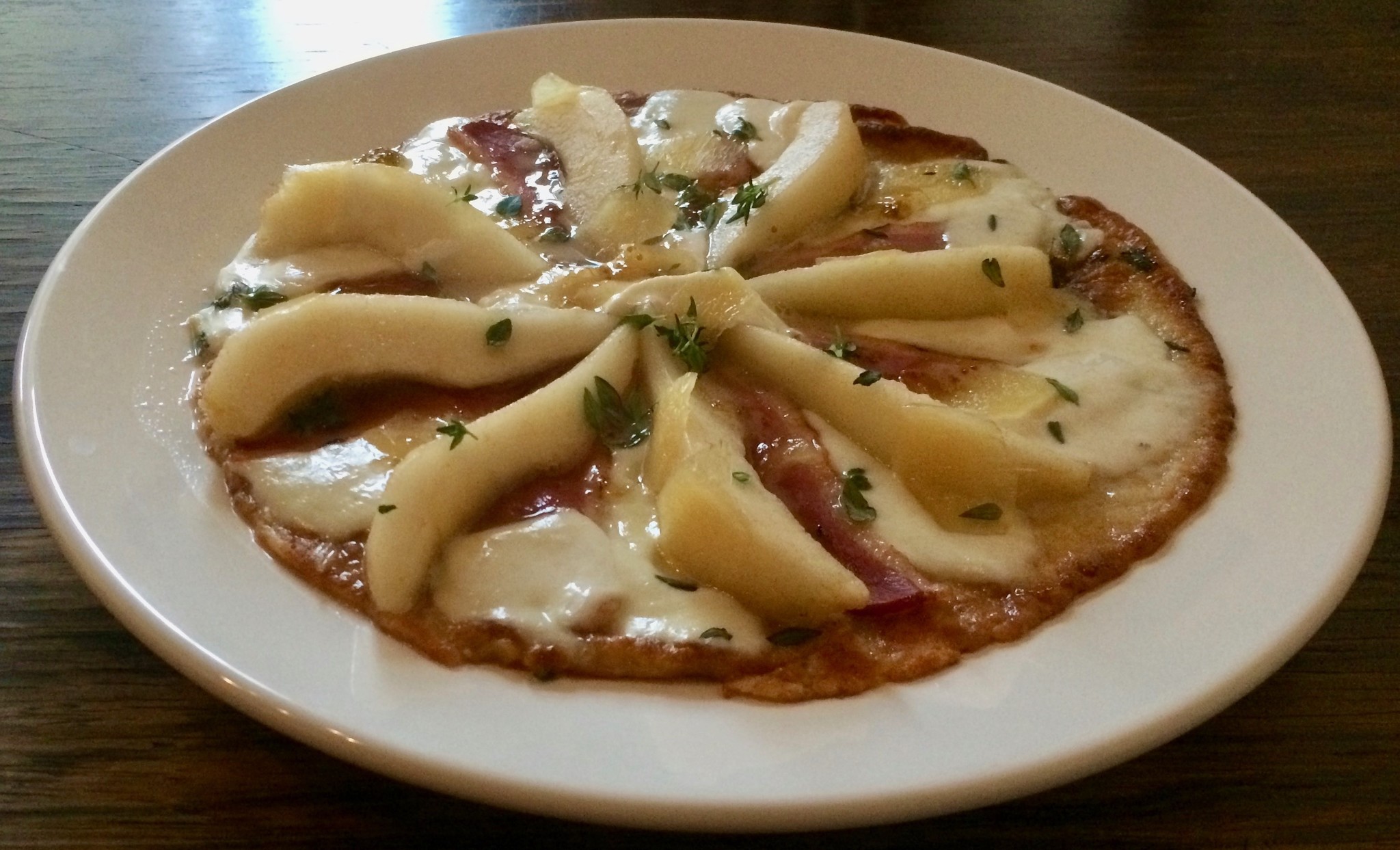 Pannenkoek peer tijm mozzarella stemgember eendenborst