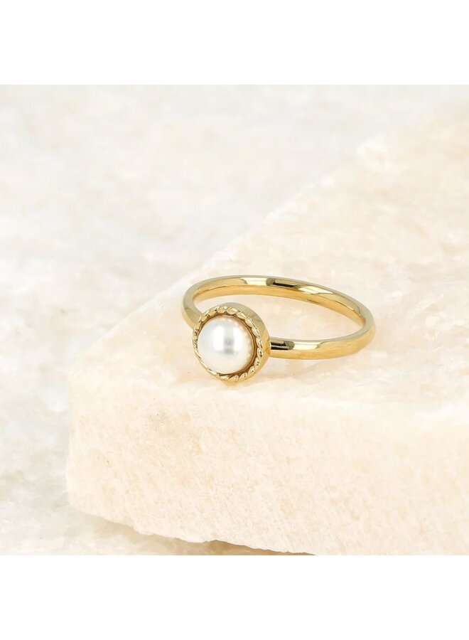 My Bendel gouden vintage ring - witte parel