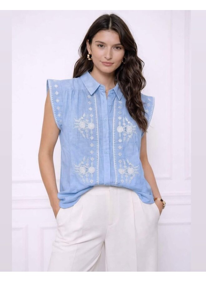 Bianka geborduurde  blouse - licht blauw