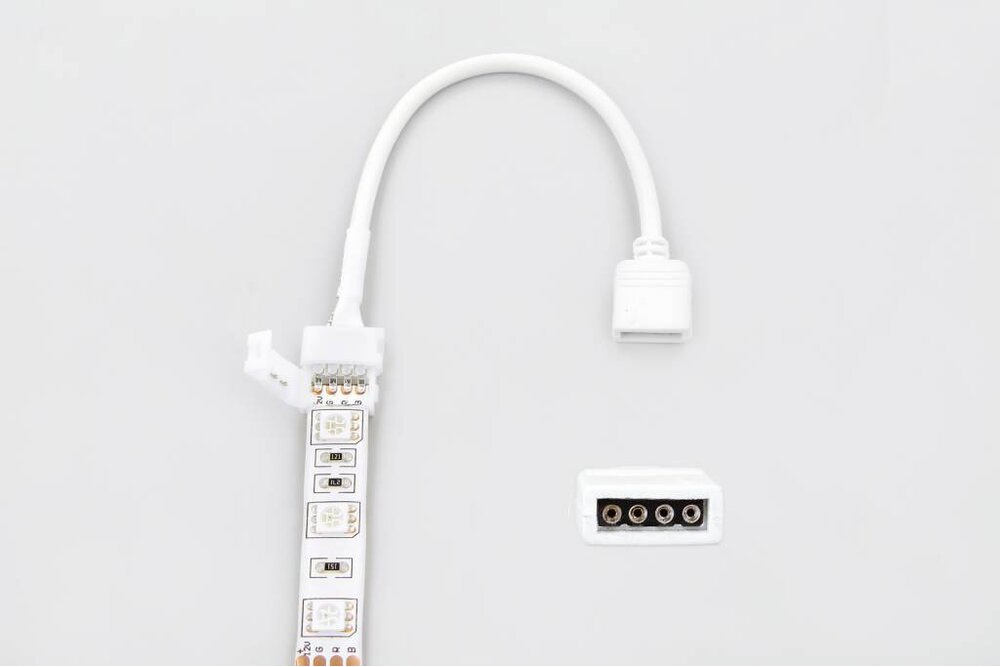 RGB LED strip soldeervrije connector met 4-pin stekker