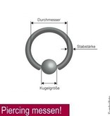 1,6 mm Piercing Ring mit Anhänger Skeletthand