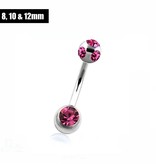 Christina Piercing mit pinken Glitzerkugeln