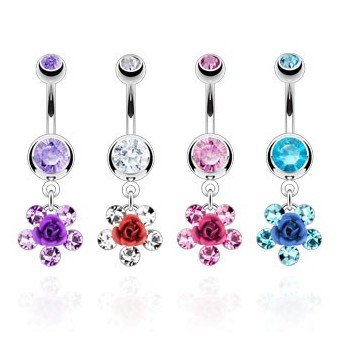 Bauchnabelpiercing Blume