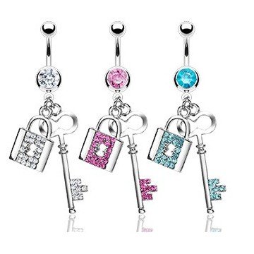 Bauchnabelpiercing mit Schlüssel & Schloss