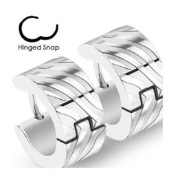 Ohrring mit Mustergravur