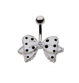 Bauchnabelpiercing Schleife