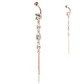 Rosé Bauchnabelpiercing mit Anhänger